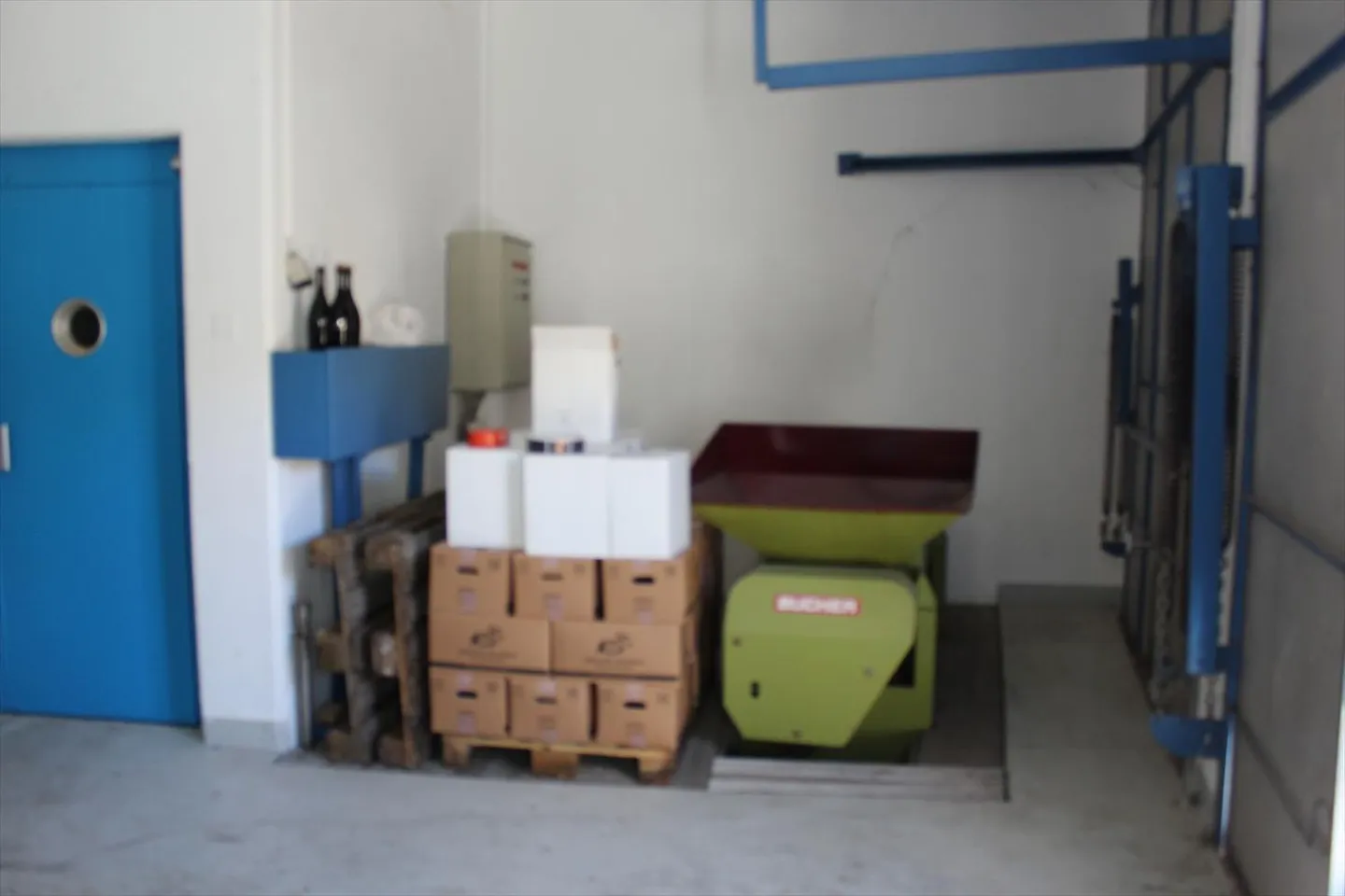 Lager | Weinkeller | Ausgestatteter Lagerraum - Foto 9 von 13