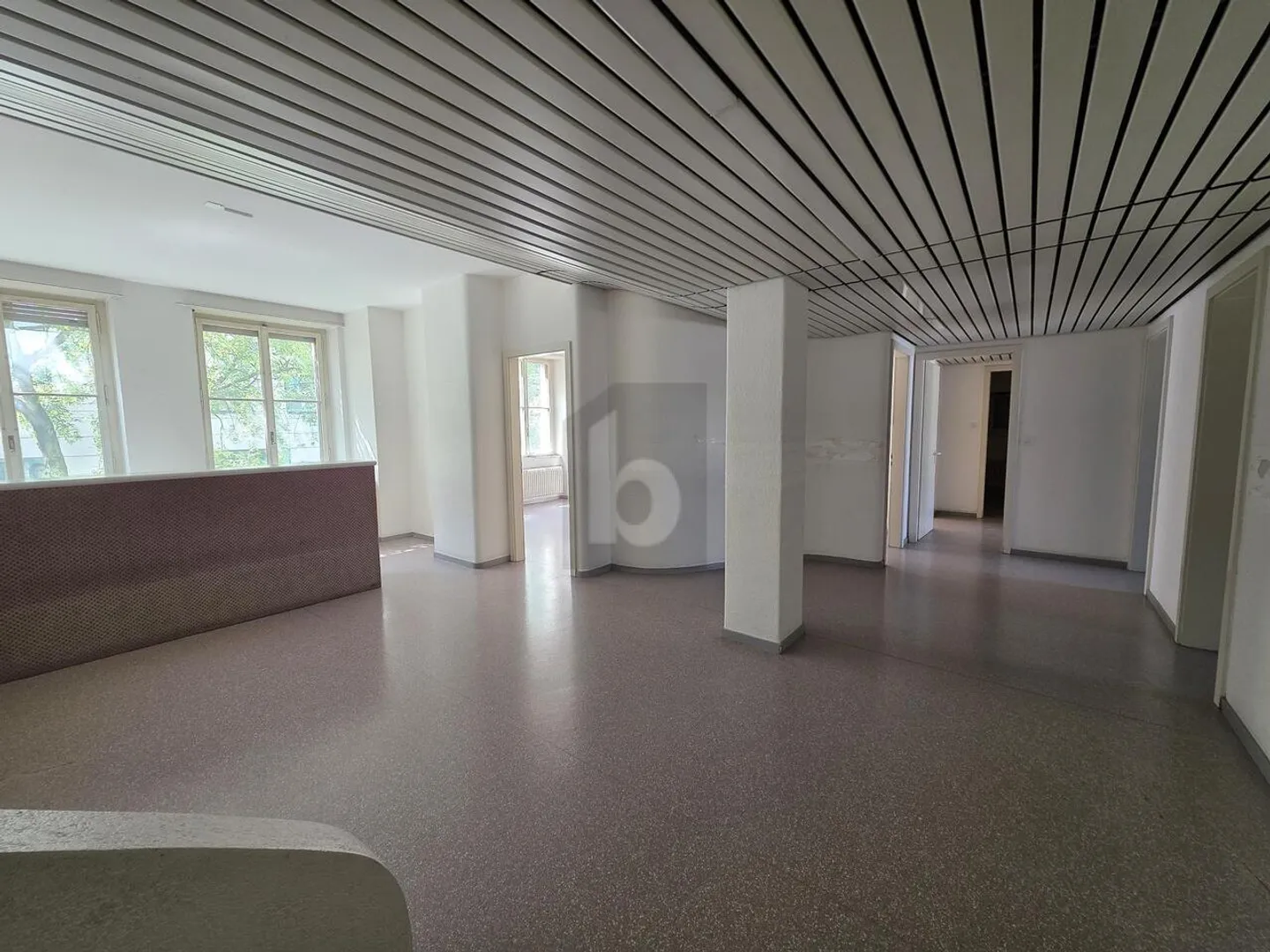 IDEALLY LOCATED IN THE CENTER OF FRIBOURG - Photo 2 of 6