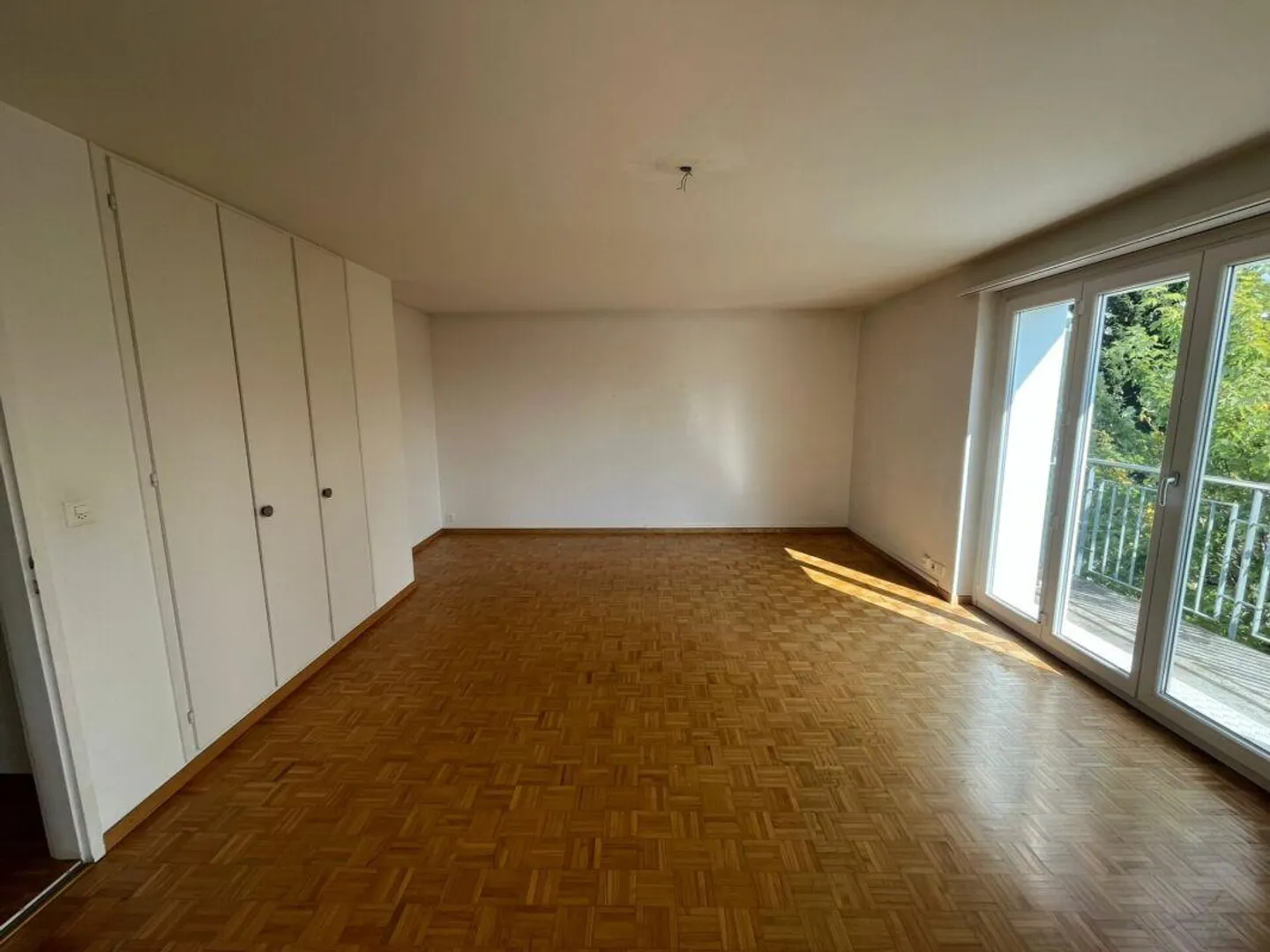 Traumhafte 4-Zimmer-Wohnung mit Seesicht - Foto 2 von 12