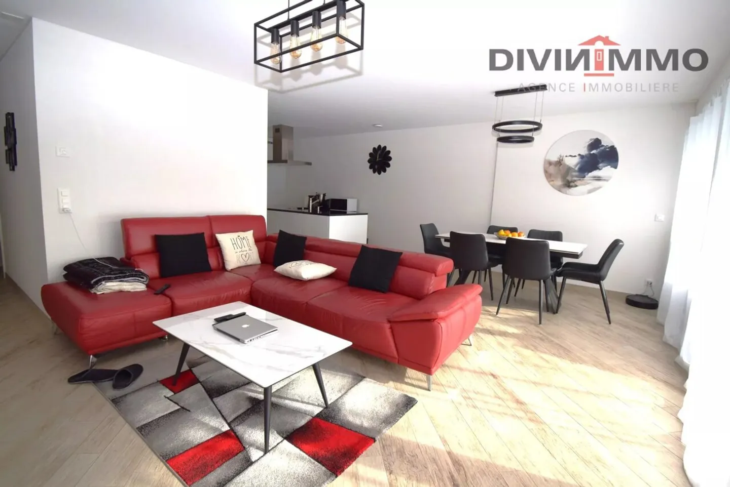 Bel appartement de luxe au cœur du village avec deux garages - Photo 4 sur 12