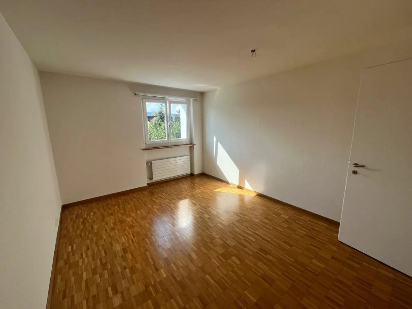 Traumhafte 4-Zimmer-Wohnung mit Seesicht - Foto 7 von 12