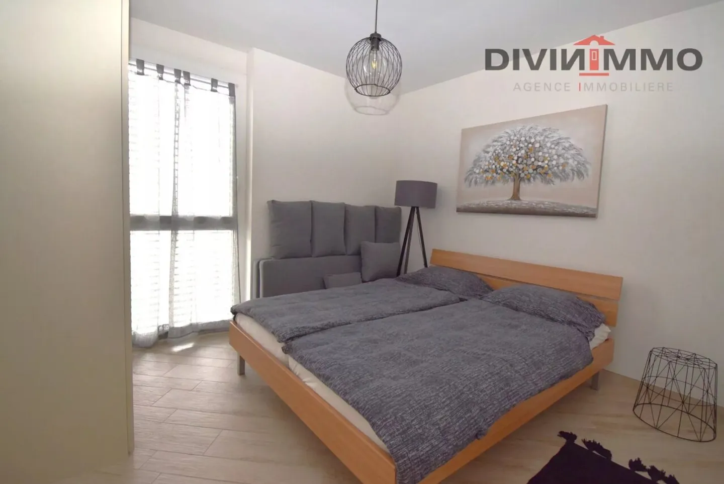 Bel appartement de luxe au cœur du village avec deux garages - Photo 8 sur 12