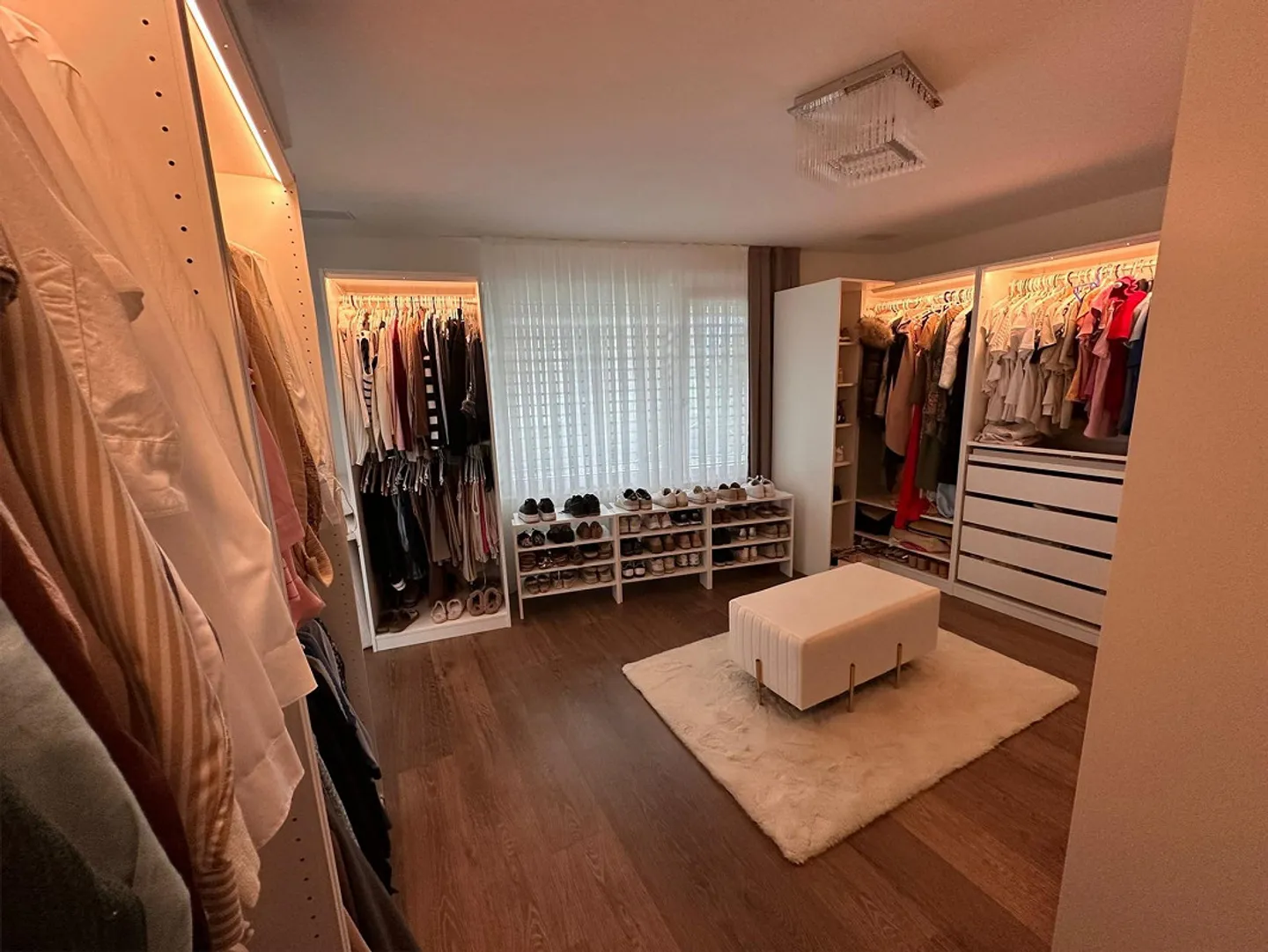 Cercasi nuovo inquilino per un bellissimo appartamento di 5,5 stanze con vista lago - Foto 10 di 12