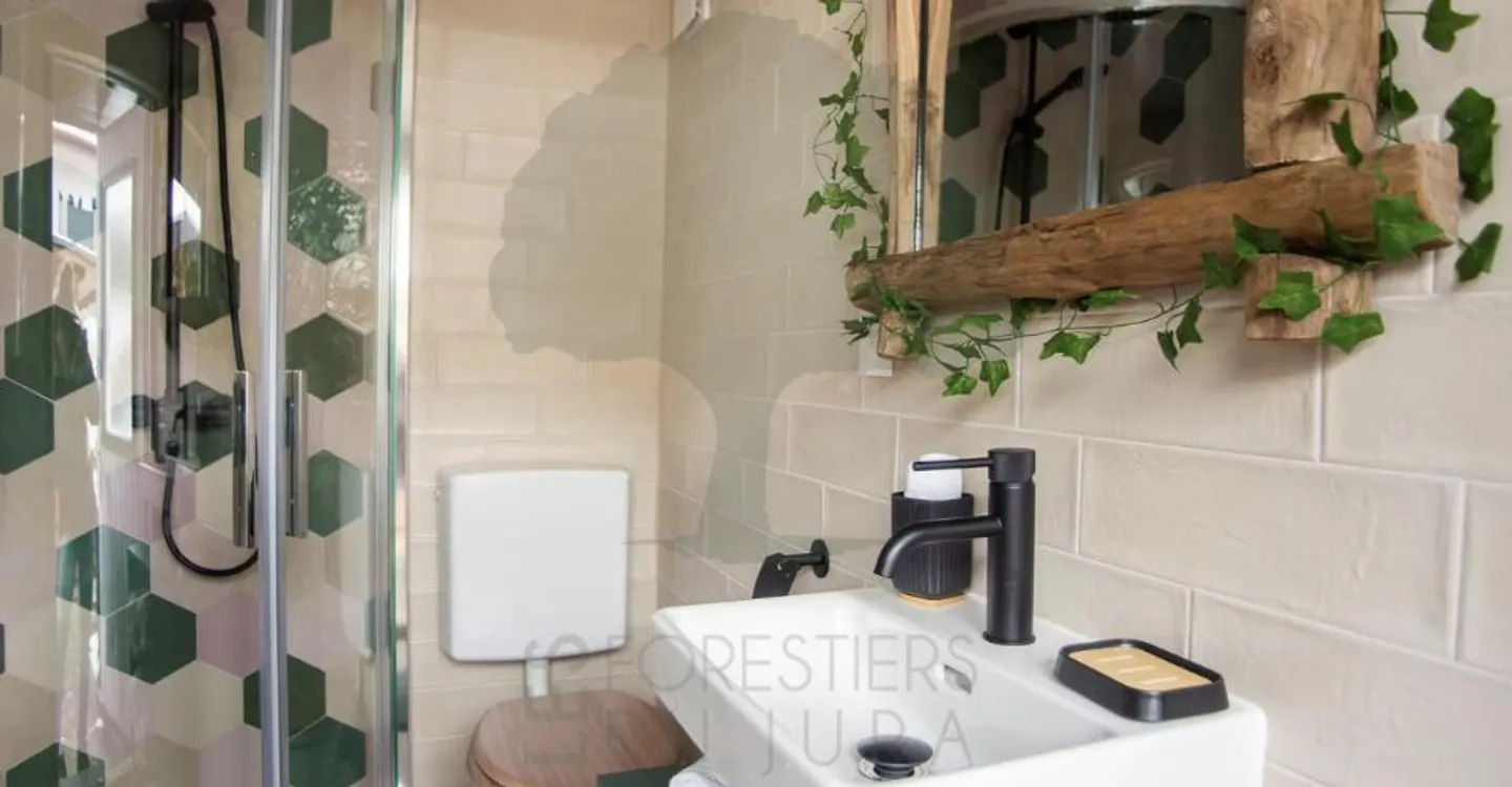 Ein wahres Refugium am Doubs, renoviertes Chalet mit nordischer Badewanne - Foto 7 von 13