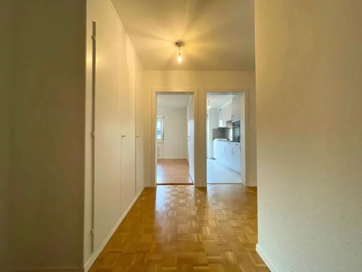 Appartement de 3 pièces au 4ème étage - Photo 2 sur 13