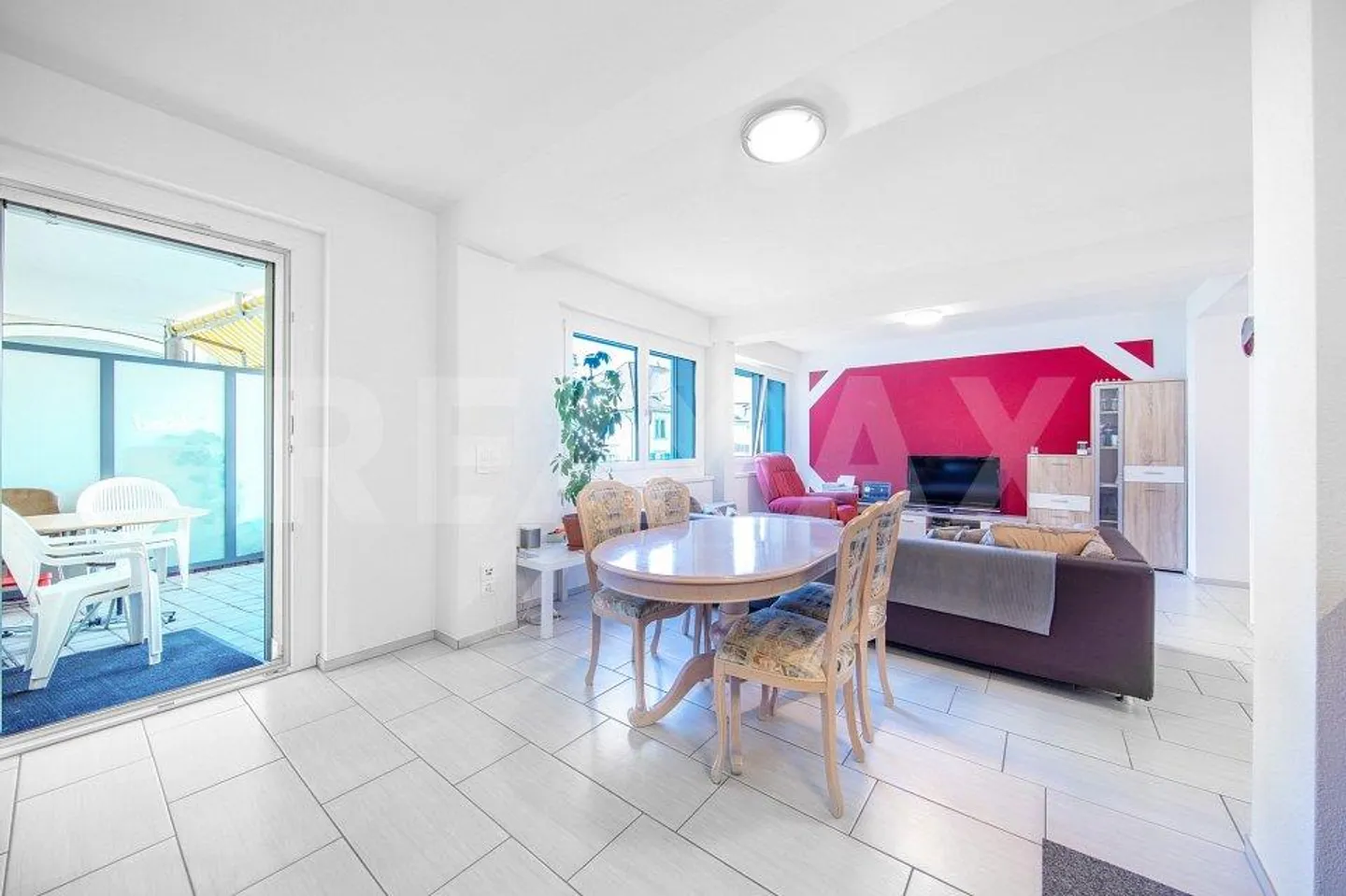 Appartement attrayant, nouvellement rénové de 2,5 pièces dans un emplacement calme près du centre du village et du lac, 6442 Gersau SZ - Photo 1 sur 13
