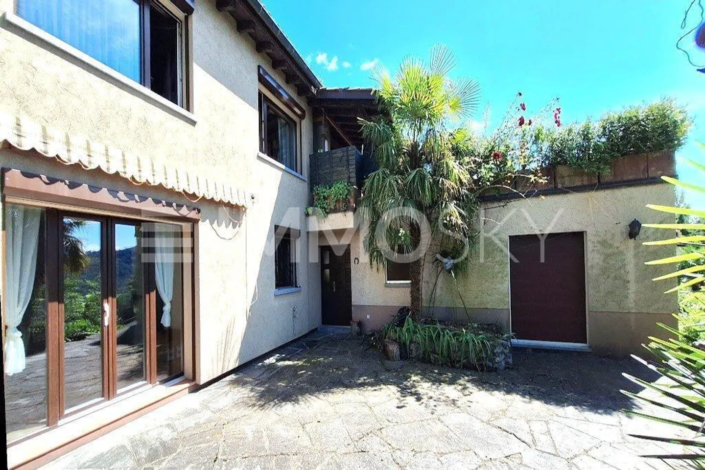 Swimming Pool, Garden and Bright Rooms - Photo 3 of 5