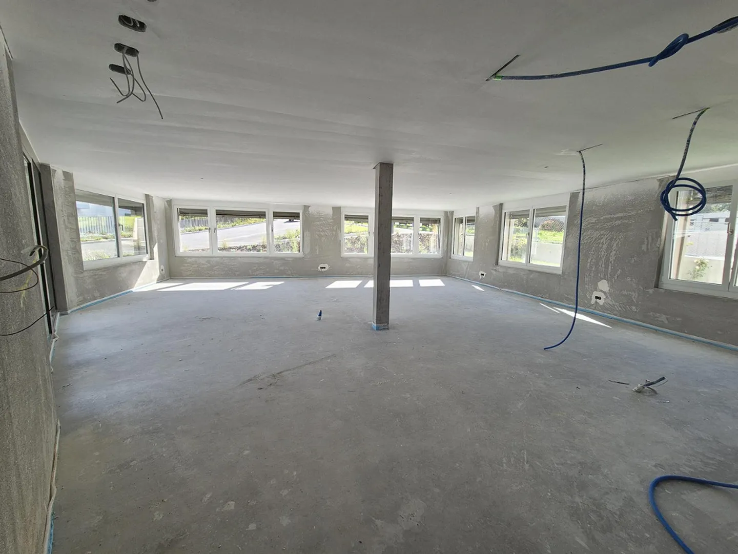 New build 85 m2 commercial premises - Photo 3 of 3