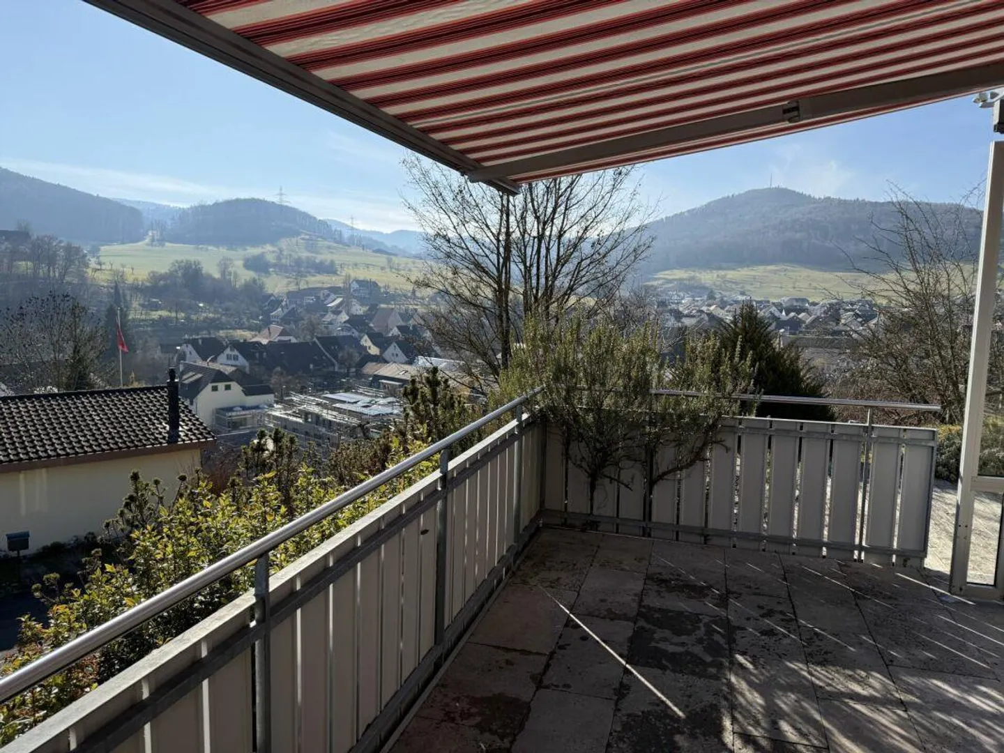 Petite maison multifamiliale - Photo 3 sur 22