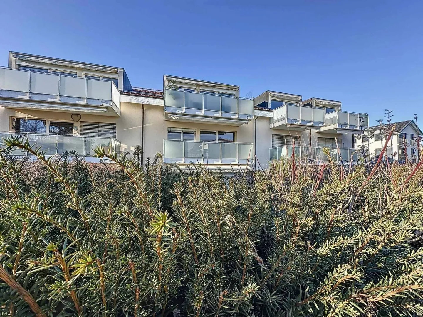 Appartement moderne avec balcon - Photo 1 sur 12