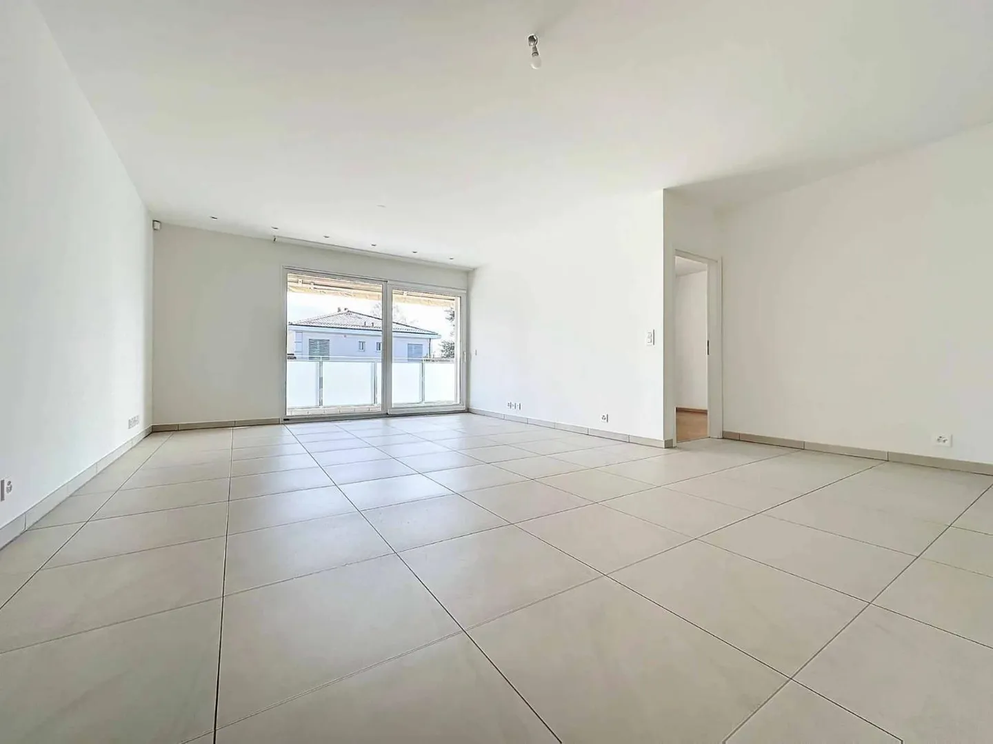 Appartement moderne avec balcon - Photo 4 sur 12