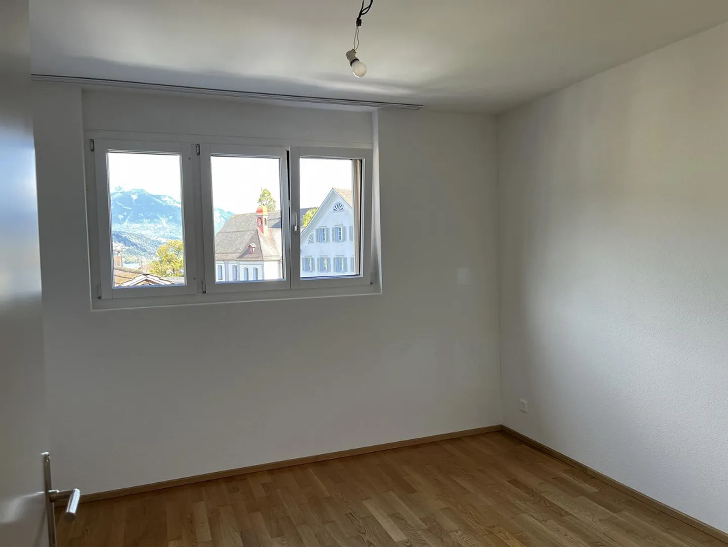 con accesso privato al lago e ampio spazio per ufficio/pratica - Foto 12 di 15