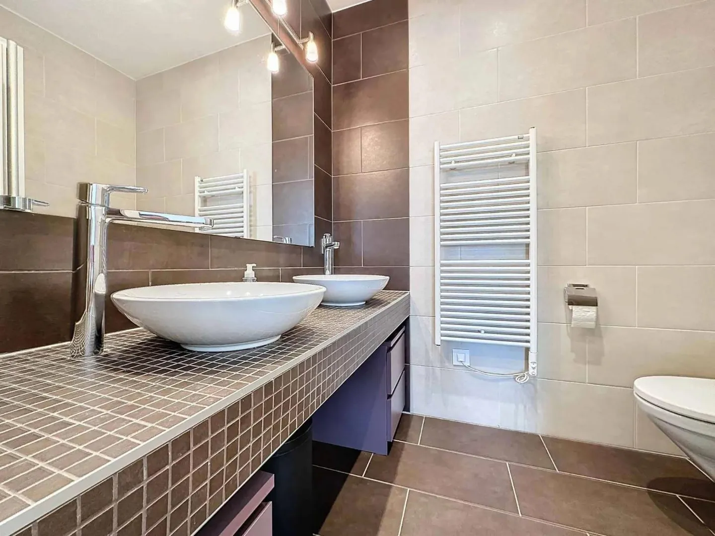 Appartement moderne avec balcon - Photo 7 sur 12