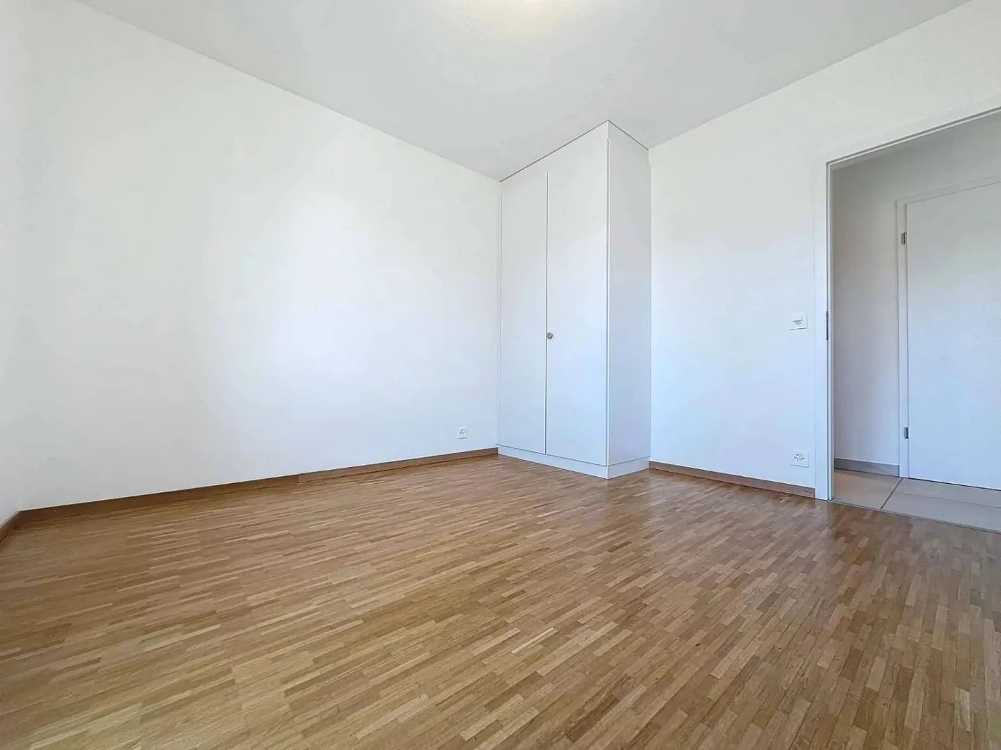 Appartement moderne avec balcon - Photo 9 sur 12