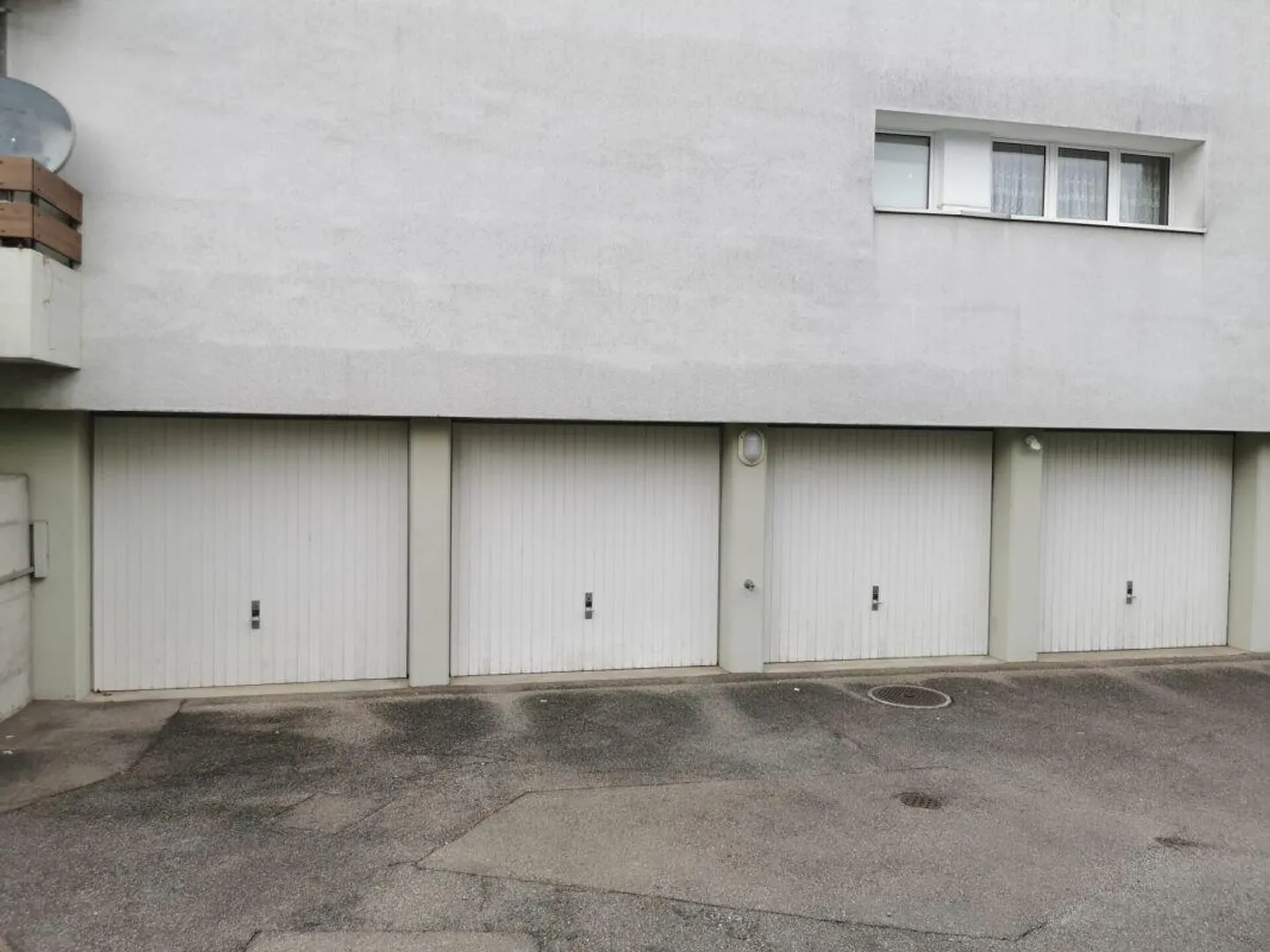 Garage in affitto a Binningen! - Foto 2 di 3