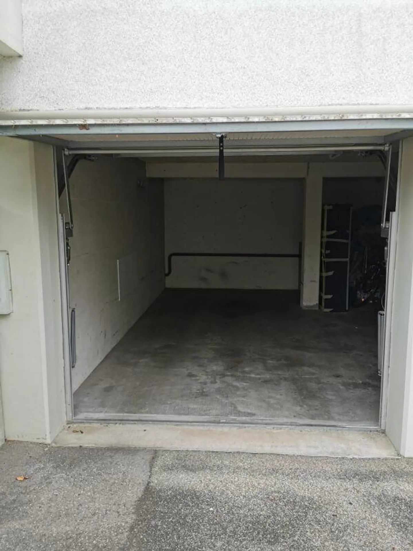 Garage in affitto a Binningen! - Foto 3 di 3