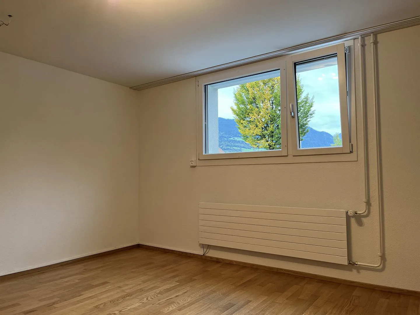 con accesso privato al lago e ampio spazio per ufficio/pratica - Foto 14 di 15