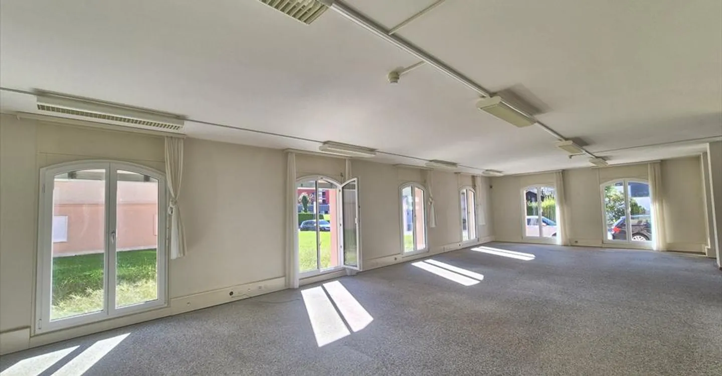 Mischgenutztes Gebäude mieten - Foto 6 von 11