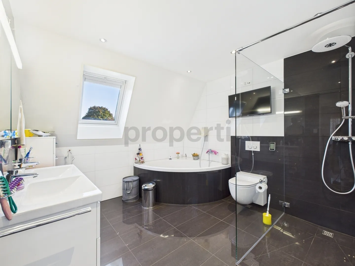 Appartement penthouse exclusif avec terrasse sur le toit de 40 m² et jardin d'hiver – Pri... - Photo 8 sur 12