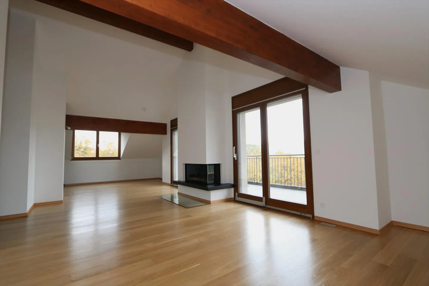 Duplex-Wohnung mit 7,5 Zimmern und Terrasse in Bernex - Foto 2 von 17