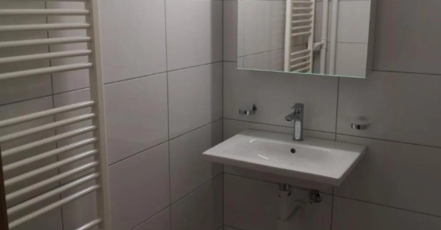 Charmant Appartement 3 Pièces - Photo 2 sur 8