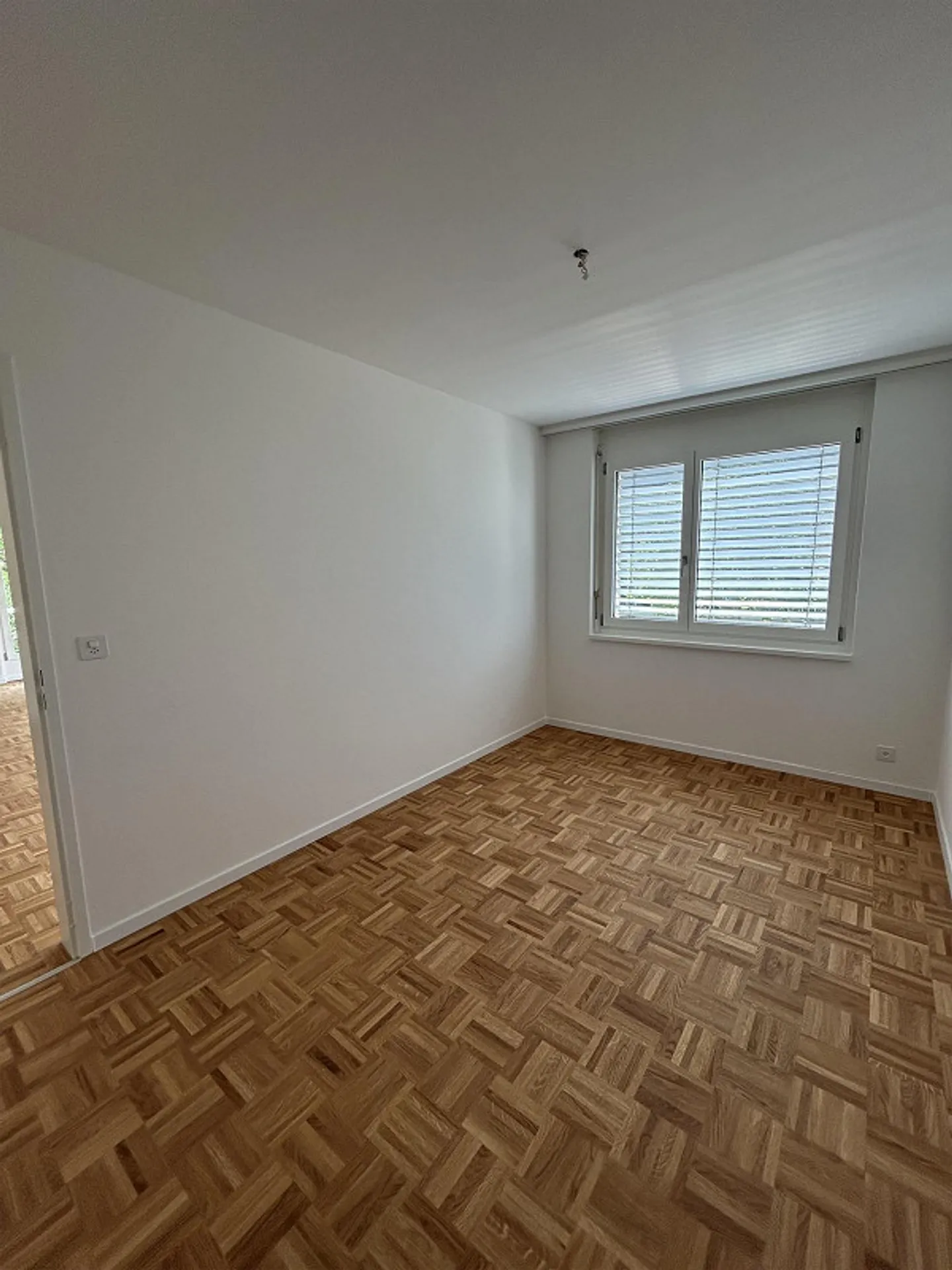 Appartement lumineux avec balcon, cheminée et équipements modernes - Photo 8 sur 8