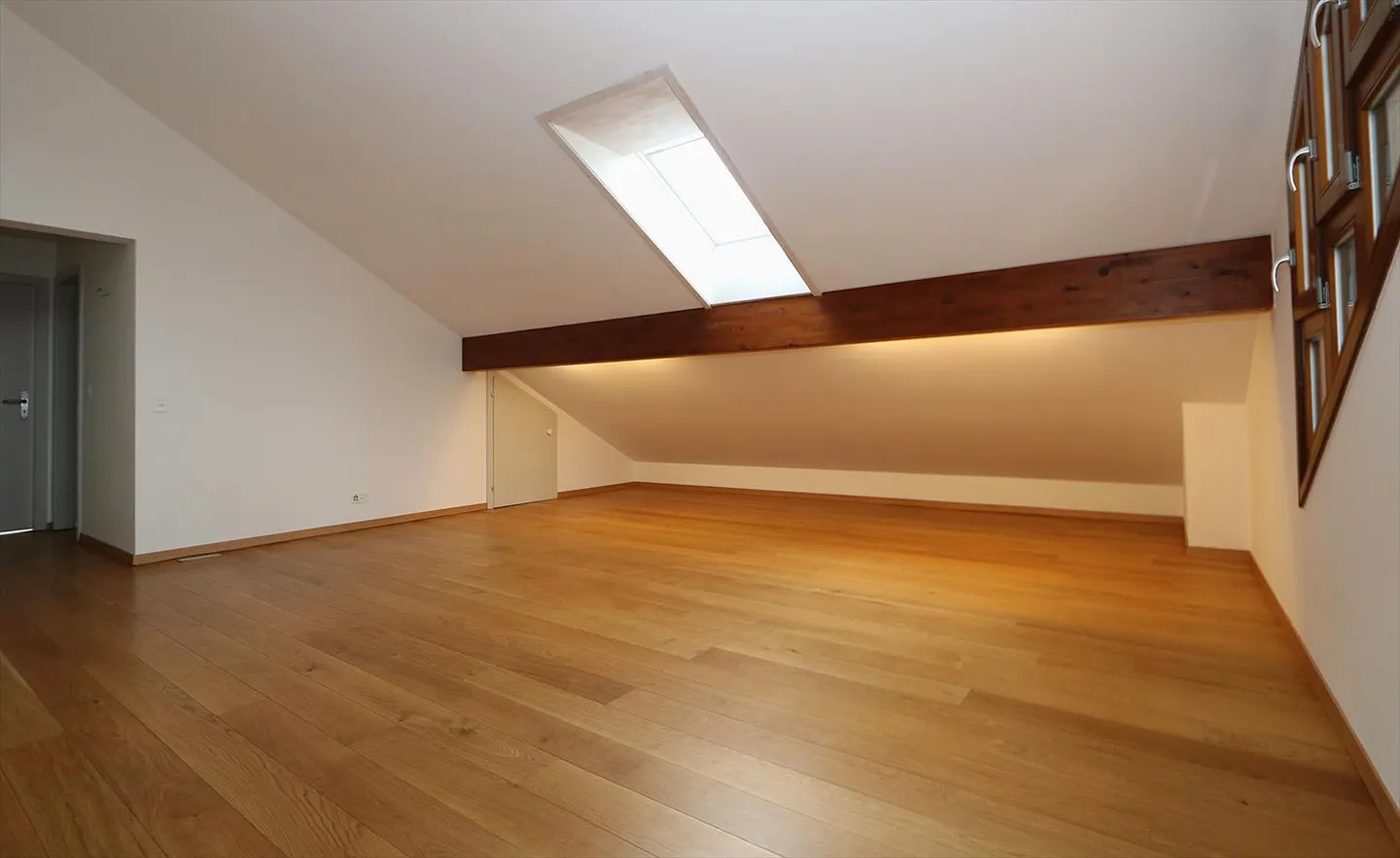 Duplex-Wohnung mit 7,5 Zimmern und Terrasse in Bernex - Foto 11 von 17