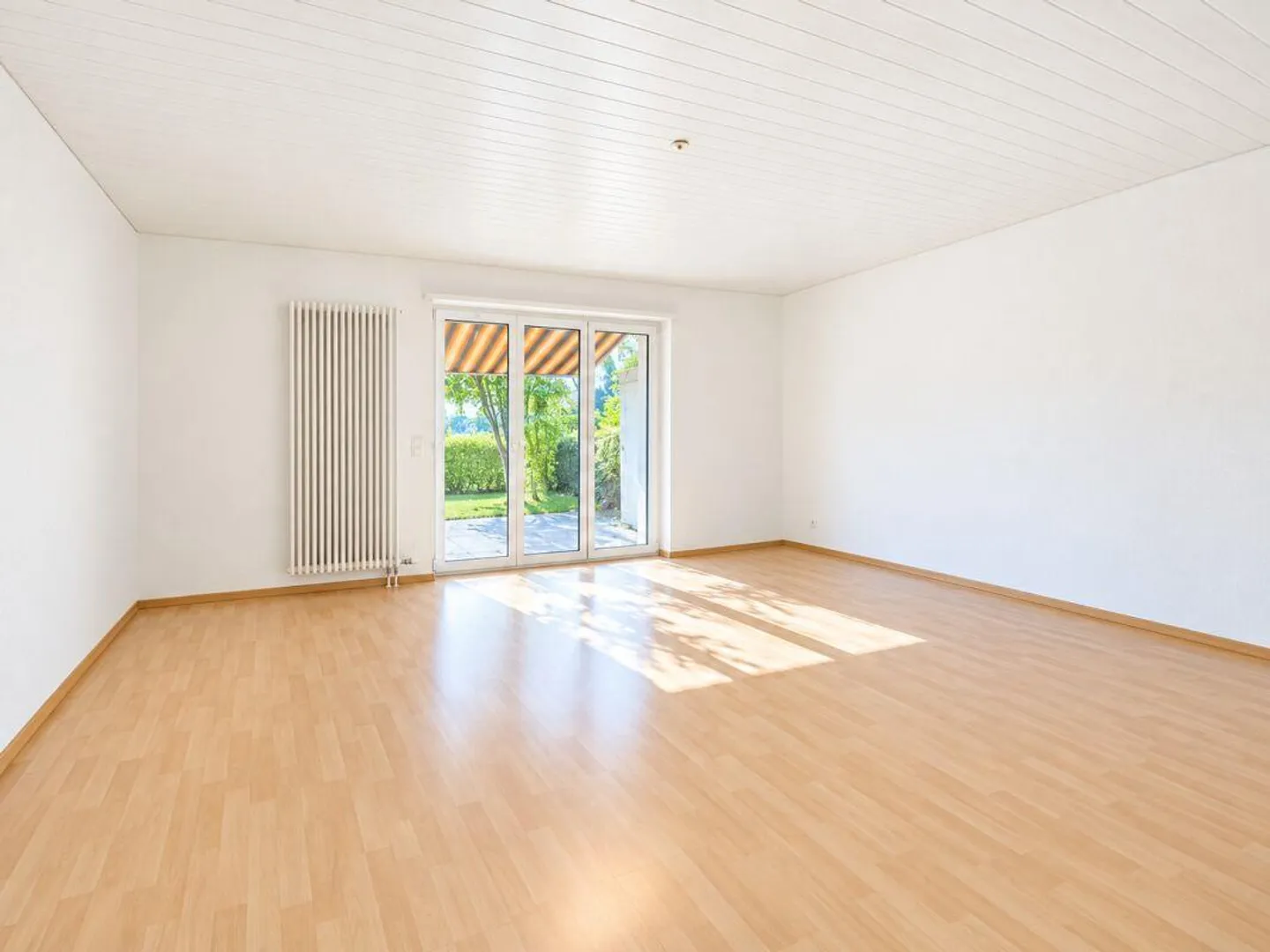 Moderne Wohnung mit grosszügigem Sitzplatz - Foto 2 von 9