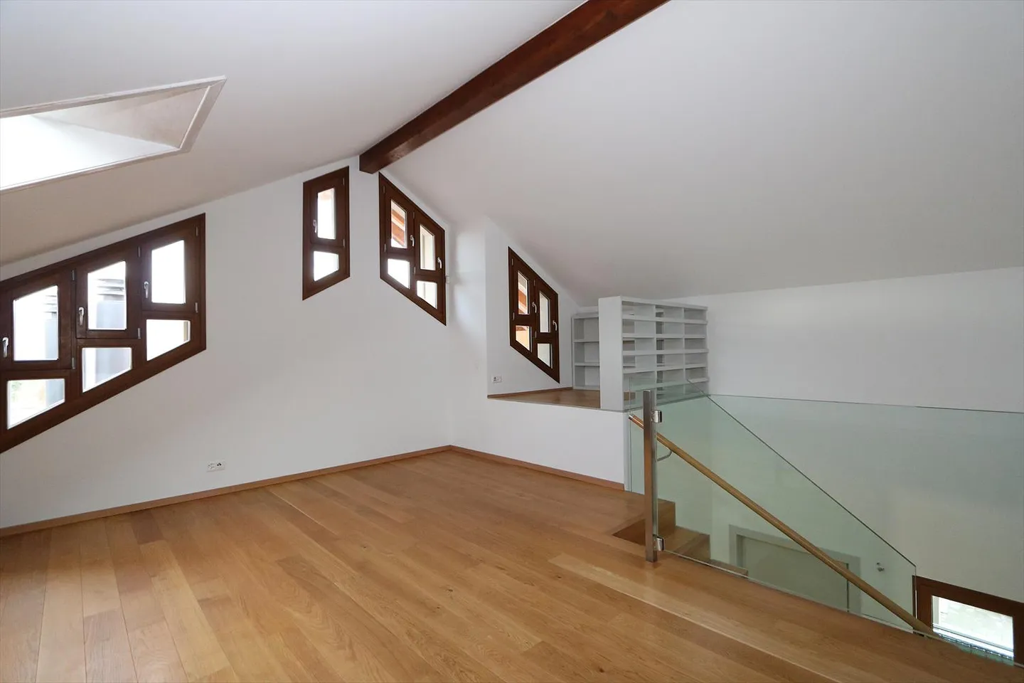 Duplex-Wohnung mit 7,5 Zimmern und Terrasse in Bernex - Foto 10 von 17