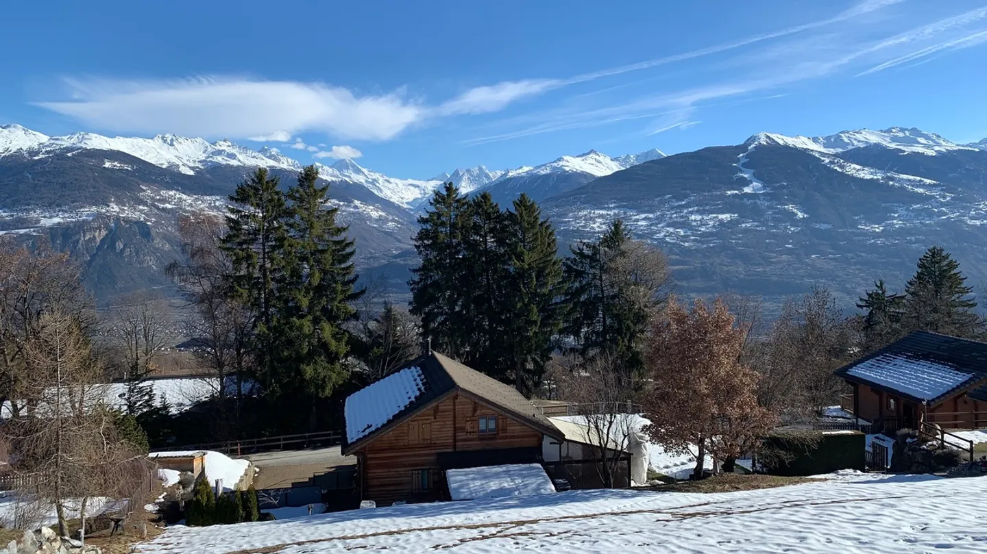 Charming Chalet with Panoramic Views - Photo 7 of 7