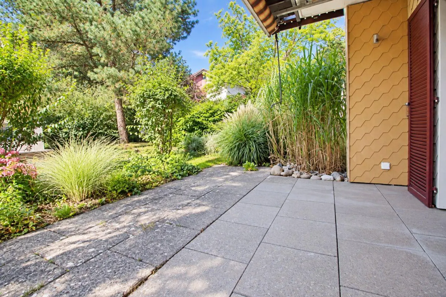 Moderne Wohnung mit grosszügigem Sitzplatz - Foto 7 von 9
