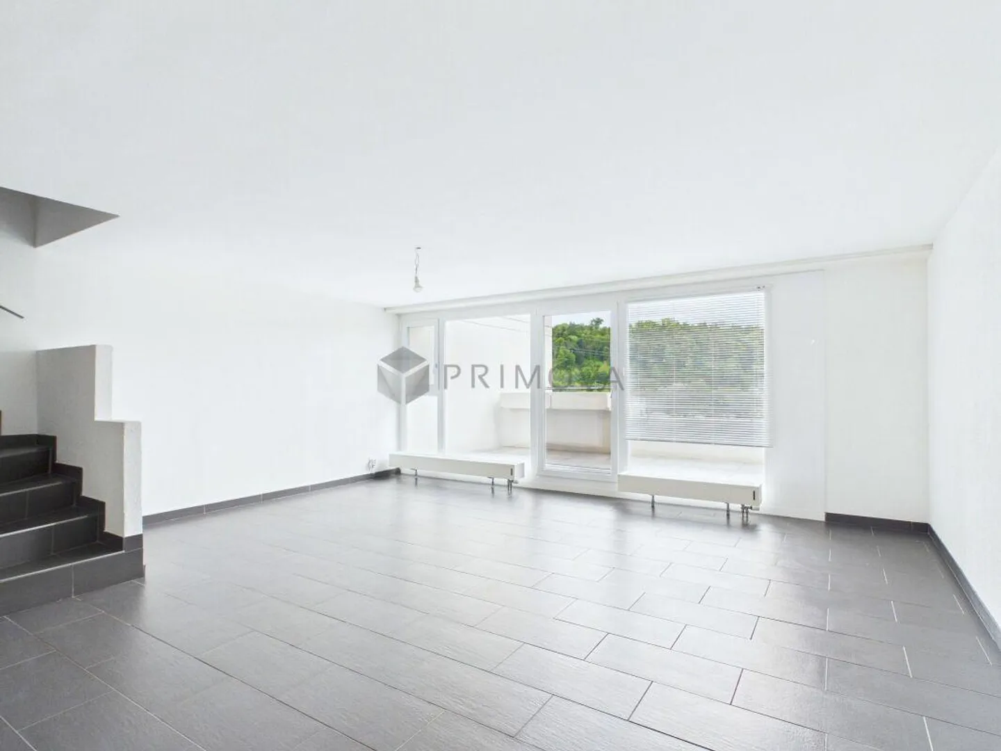Moderne Maisonette mit Balkon - Foto 1 von 12