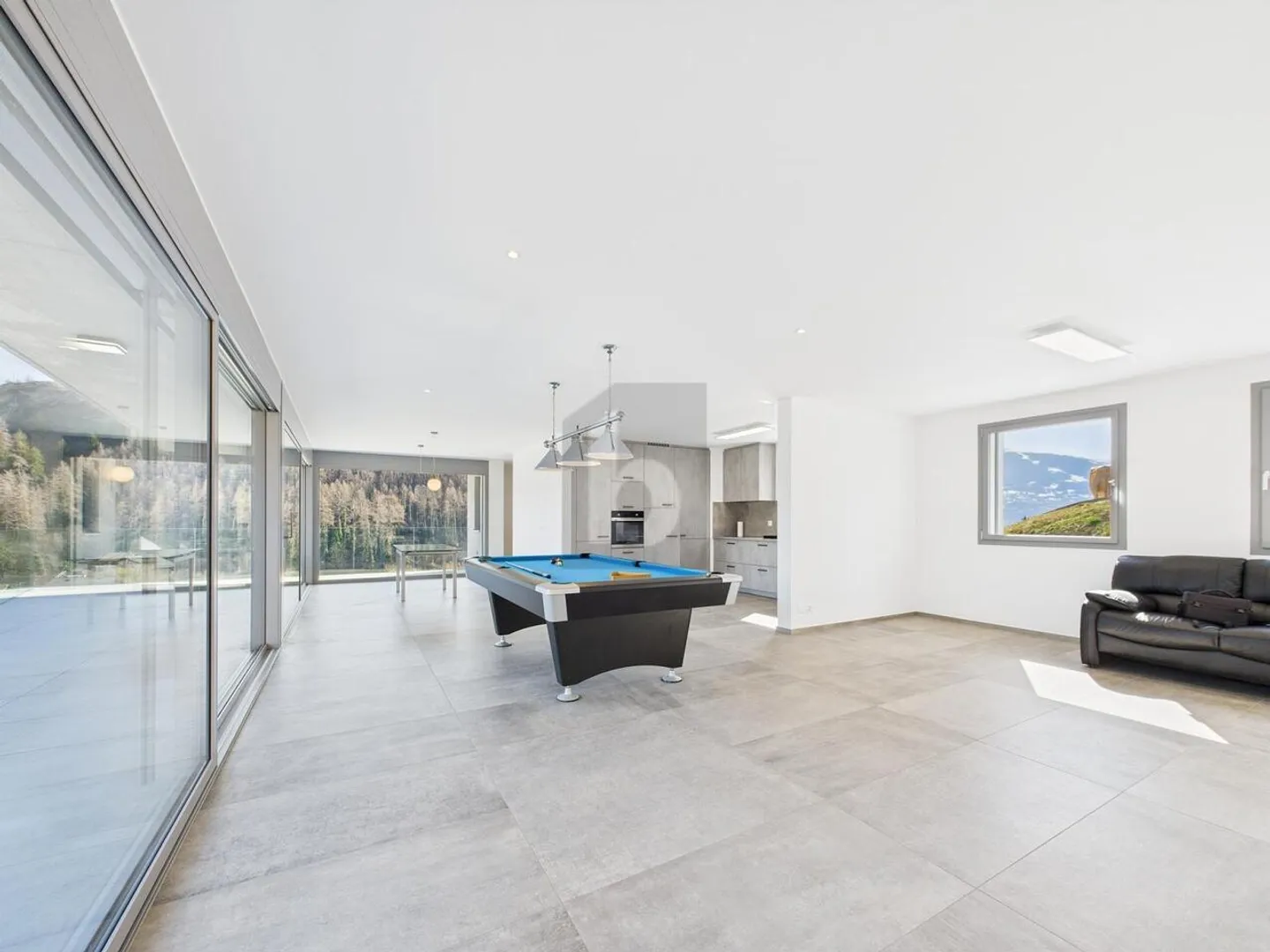 MAISON MODERNE AVEC ASCENSEUR ET PANORAMA - Photo 4 sur 6