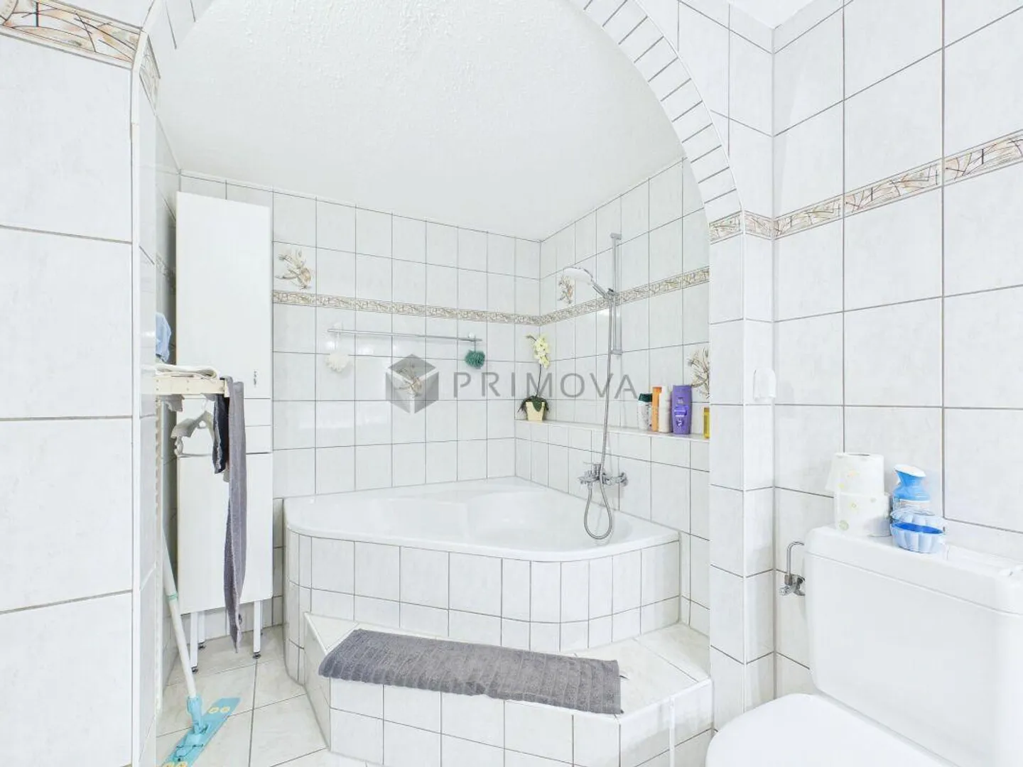 Moderne Maisonette mit Balkon - Foto 8 von 12