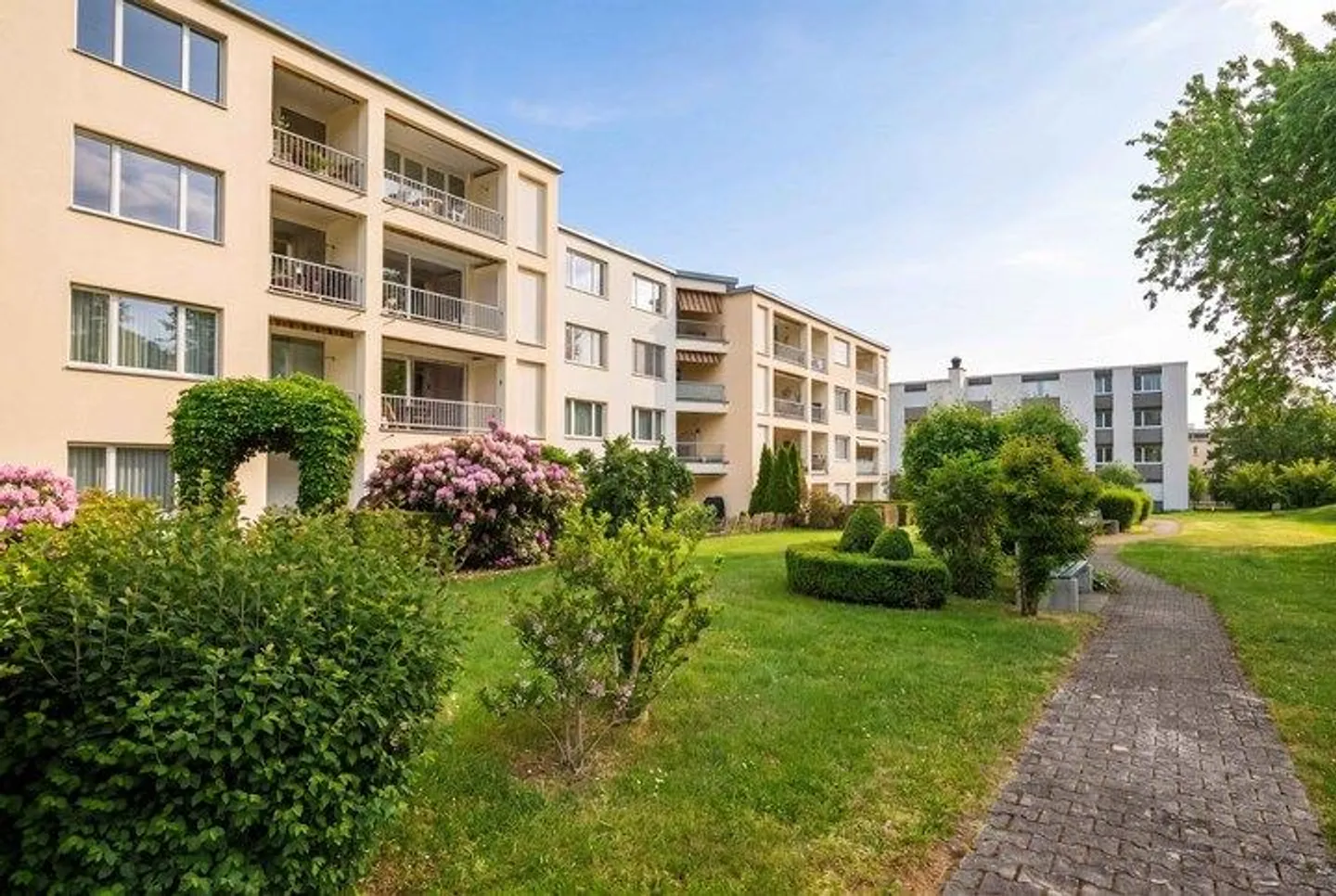 APPARTAMENTO DI 3.5 LOCALI RAFFINATO E OTTIMAMENTE MANTENUTO - Foto 7 di 8