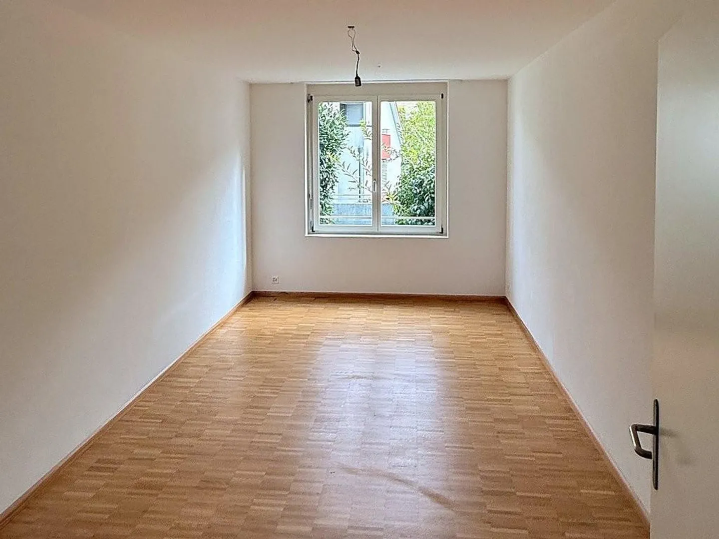 Spacious 4.5-room apartment with private garden in Reigoldswil - Photo 5 of 6