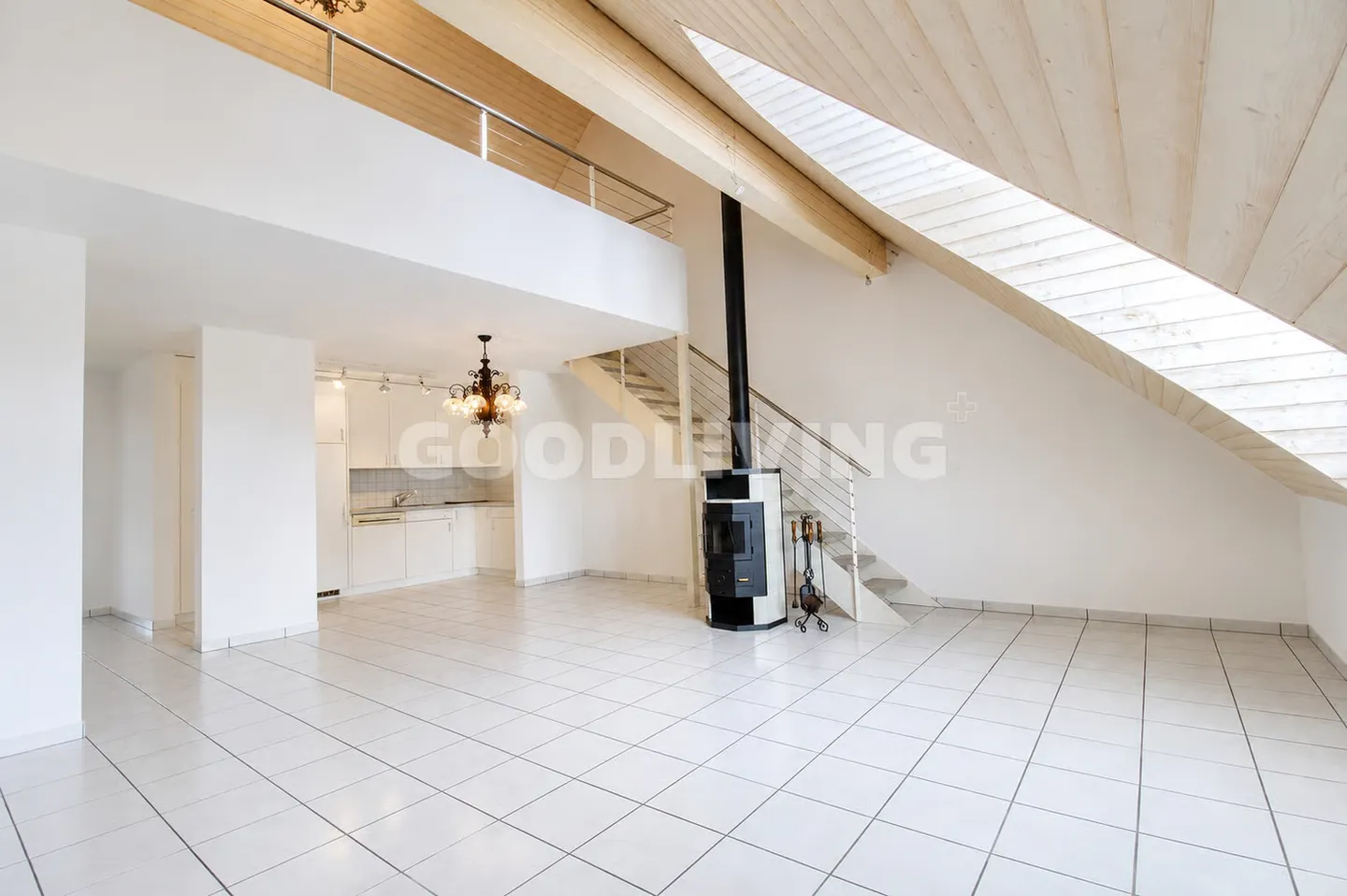 Charmante Dachwohnung - Foto 4 von 6