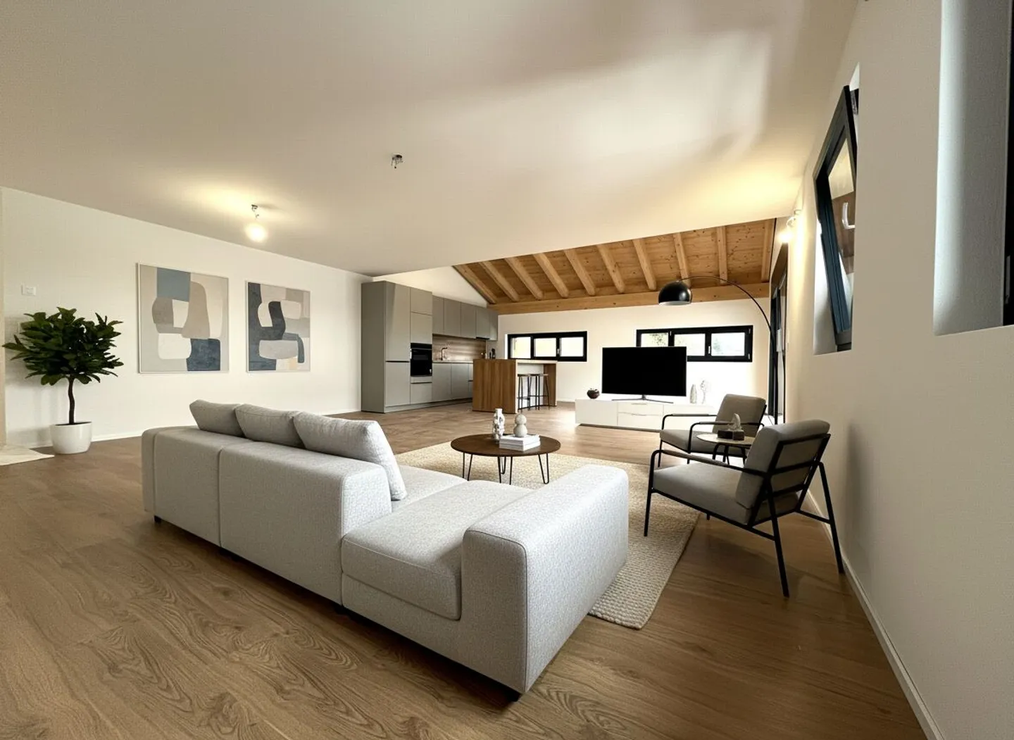 Geräumige Wohnung mit Bergblick - Foto 1 von 13