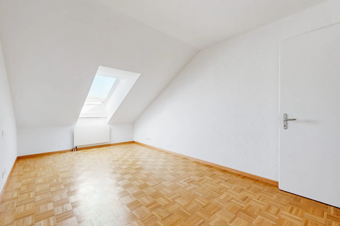 Apartment for rent - Photo 3 of 9