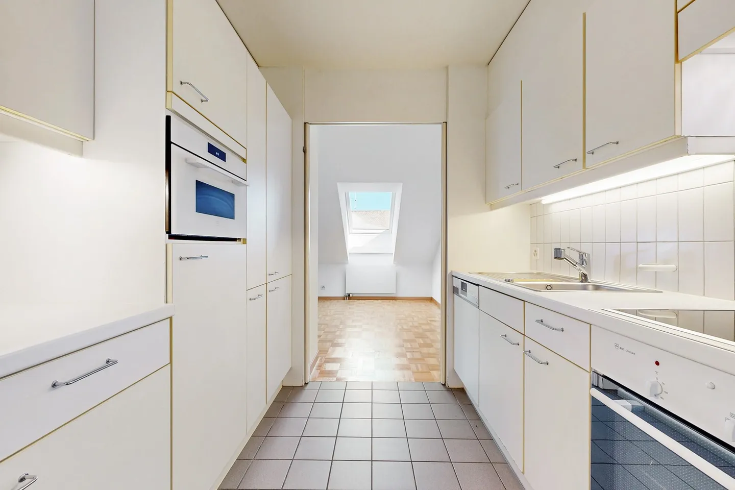 Apartment for rent - Photo 5 of 9