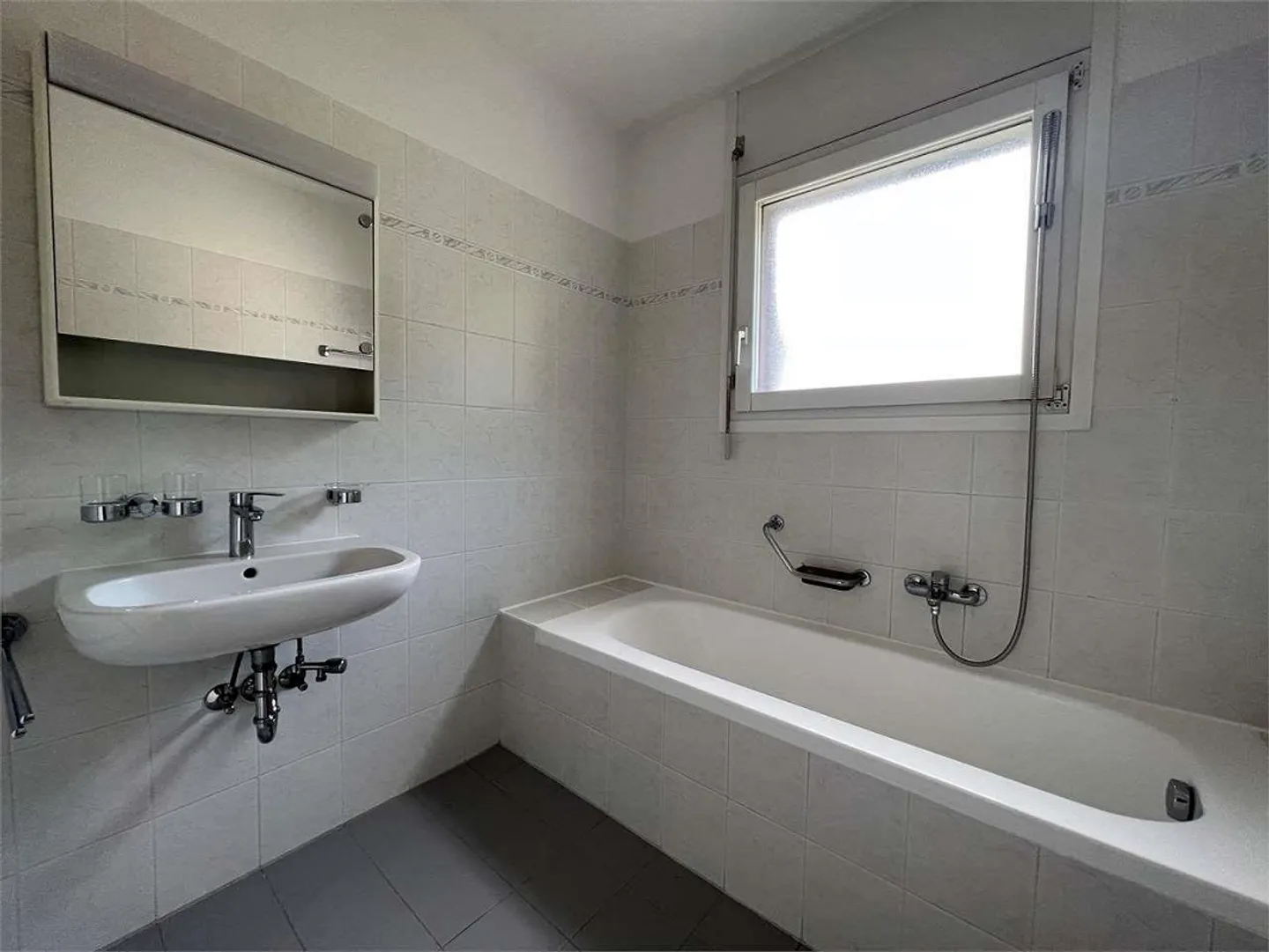 RiF 2710 Rivera spacieux 4.5 pièces rénové - Photo 6 sur 8
