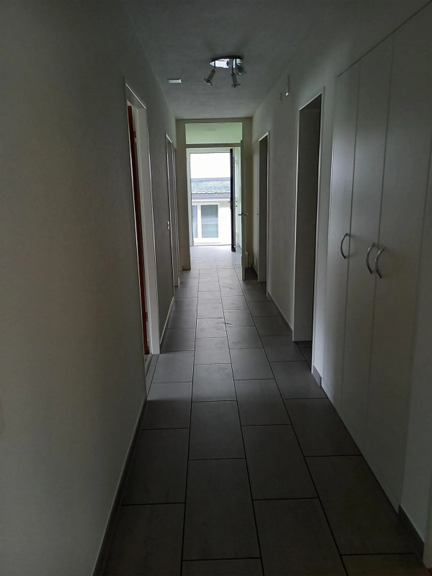 Appartamento 4.5 stanze in una posizione tranquilla - Foto 3 di 11