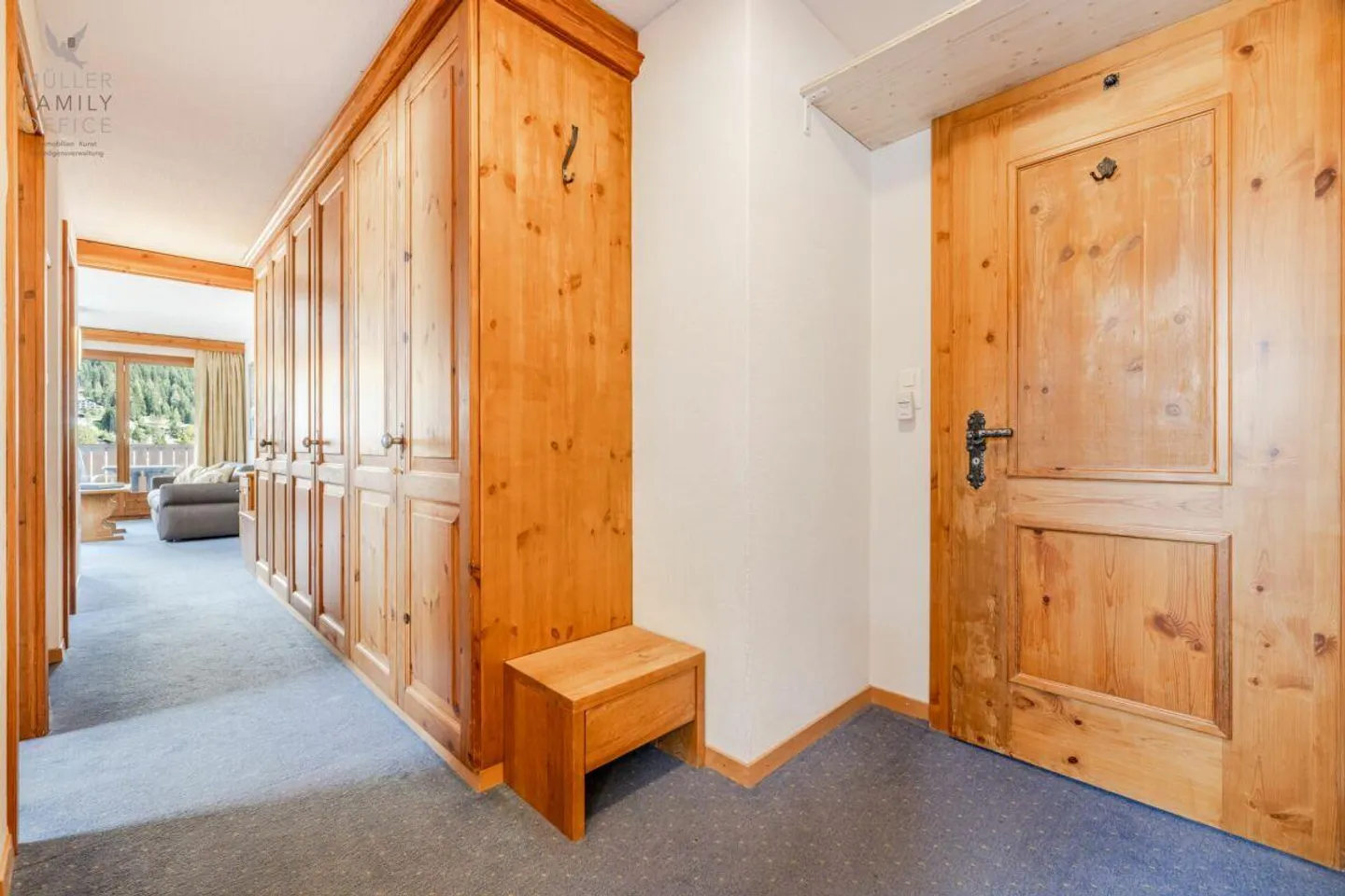 Charmante 2 1/2 Zimmer-Wohnung mit atemberaubendem Panoramablick in der "Residenz Meierhof" (mit Bewirtschaftungverpflichtung) - Foto 4 von 13