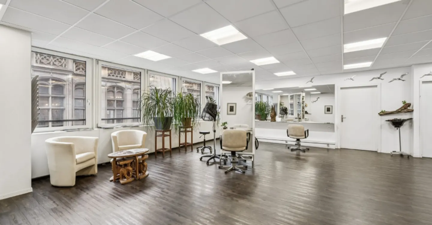 Coiffeur in bester Lage Basel - Foto 2 von 4