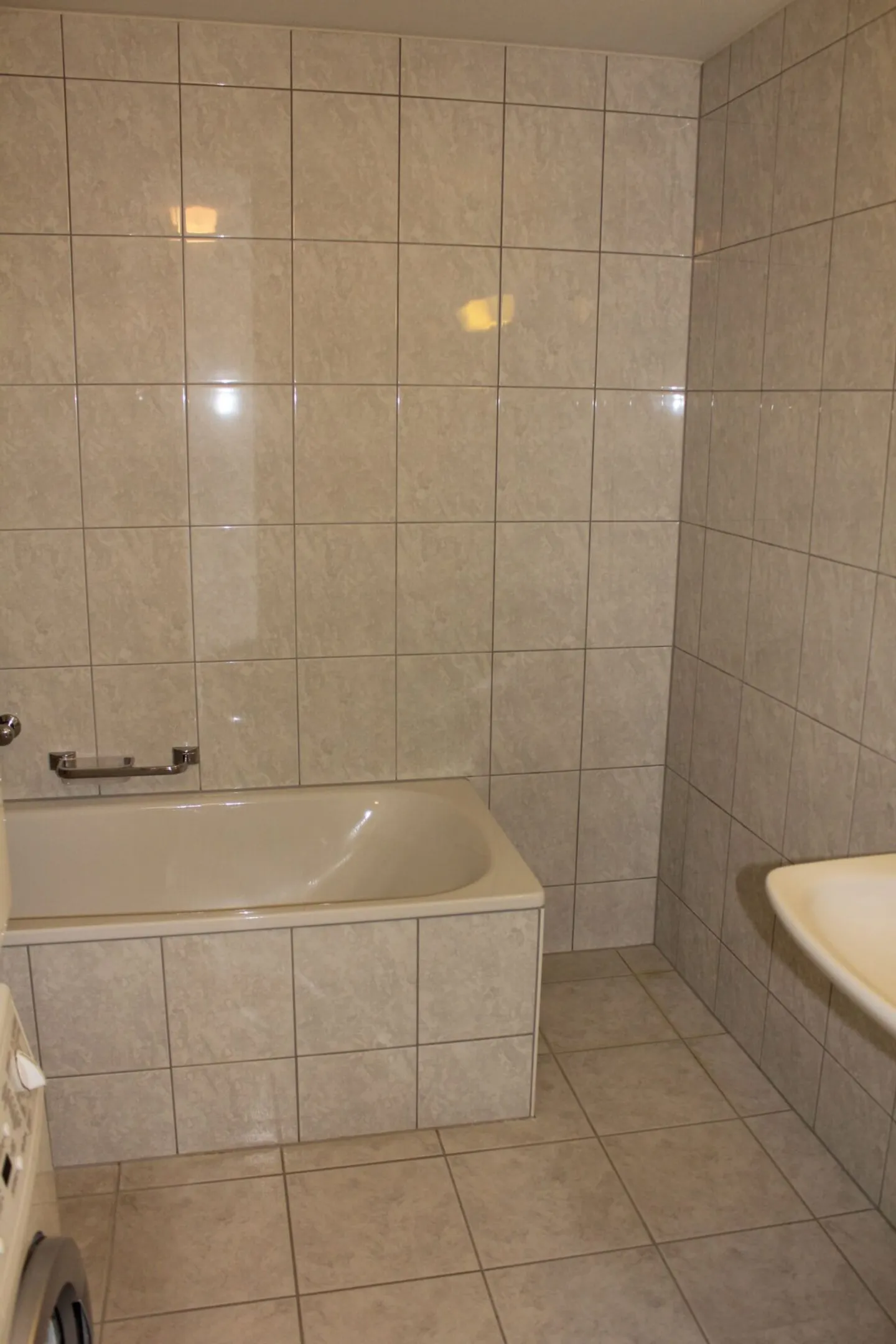 Large, bright attic apartment in a quiet location with a wide view - Photo 7 of 11