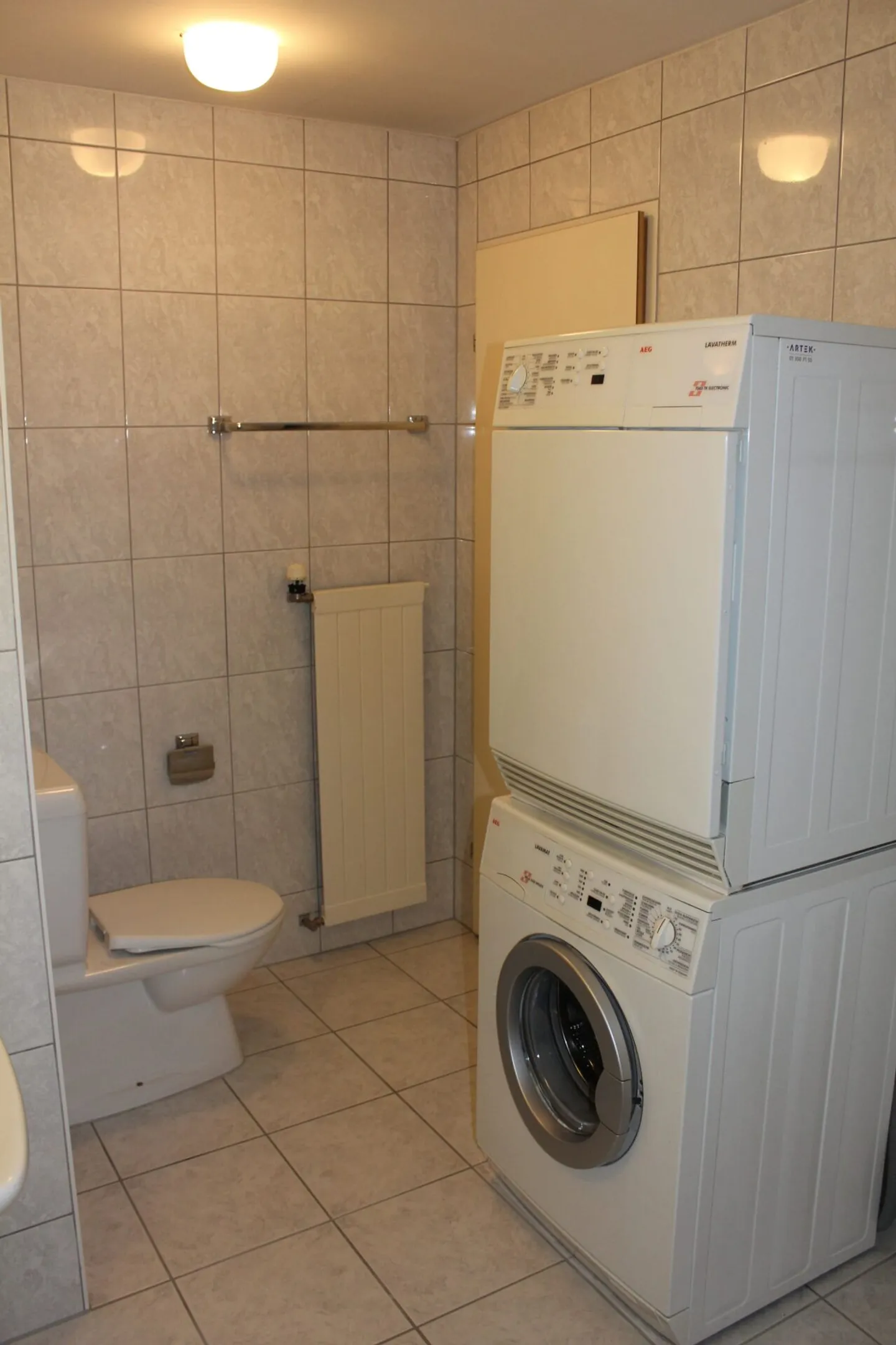 Large, bright attic apartment in a quiet location with a wide view - Photo 8 of 11