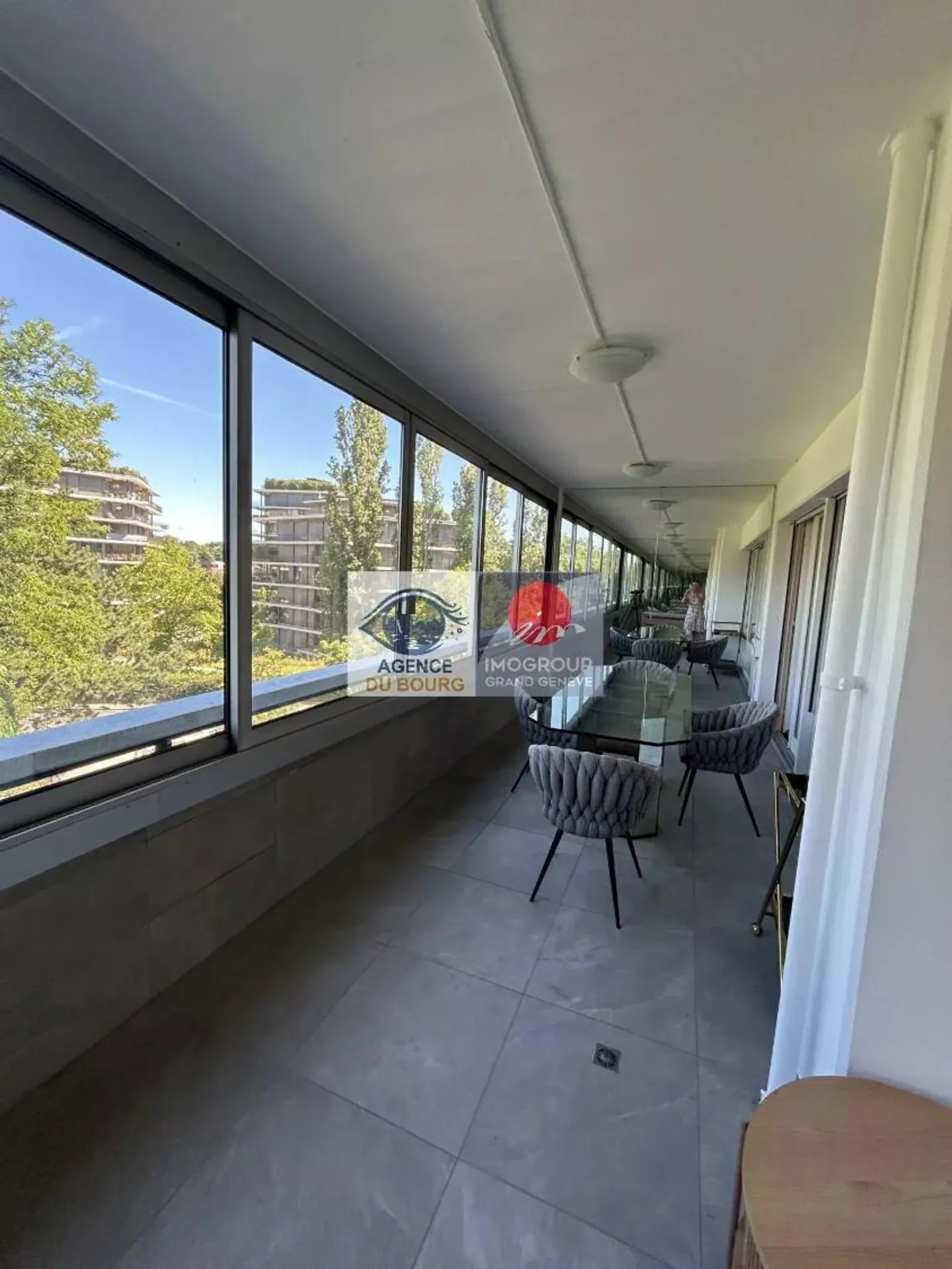 Renovated Apartment with Terrace - Photo 4 of 13
