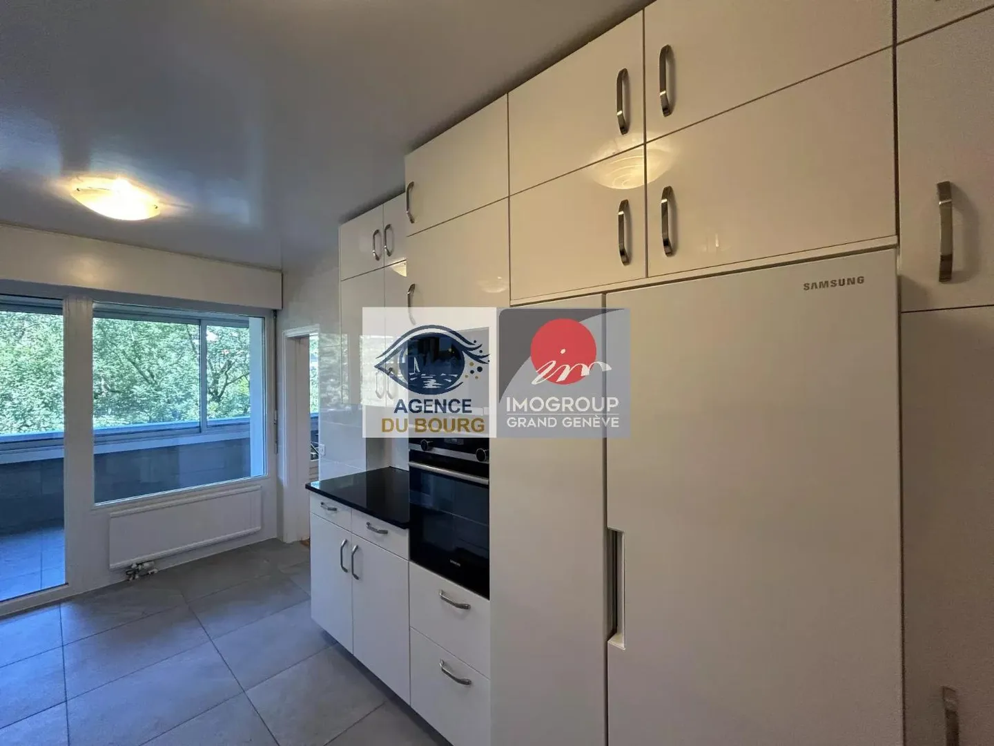 Renovated Apartment with Terrace - Photo 5 of 13