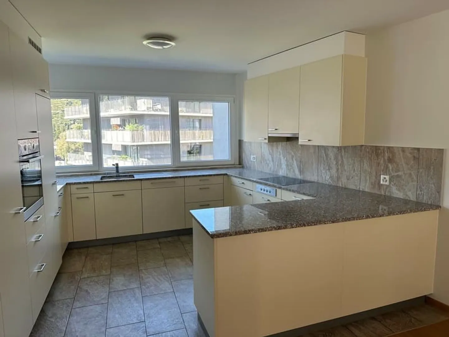 Appartement à louer - Photo 1 sur 12