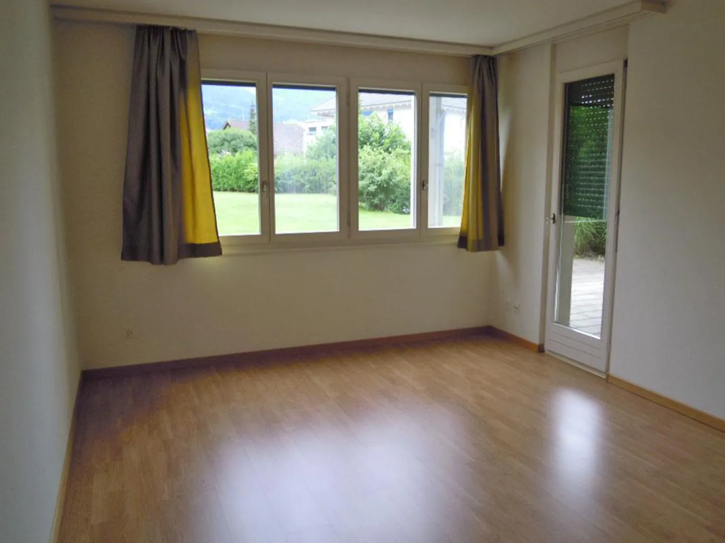 Grosszügige 3.5-Zimmerwohnung im Zentrum von Lachen - Foto 4 von 7